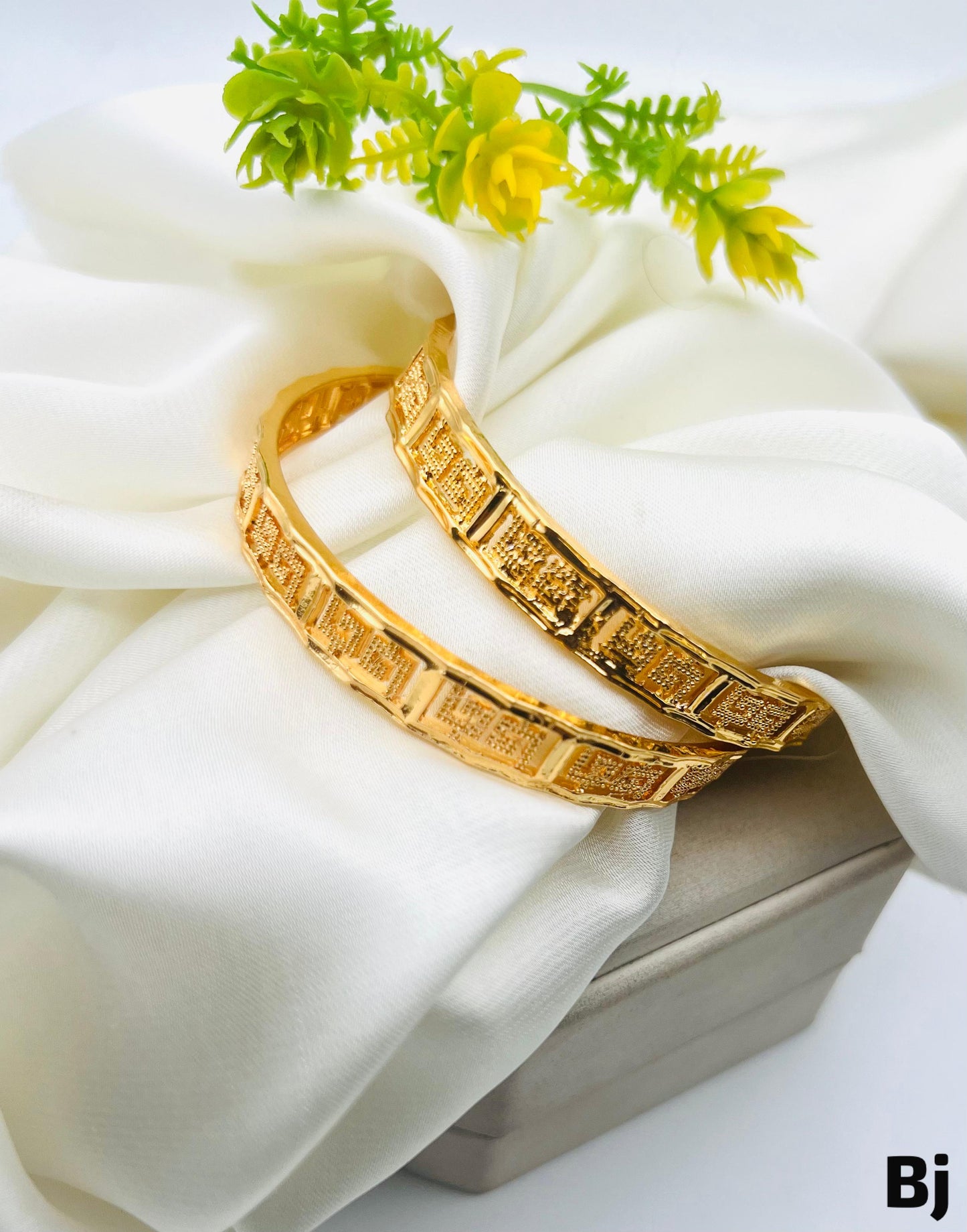 Fancy Beautiful Gold Plated Printed Manjoos versace Bangles